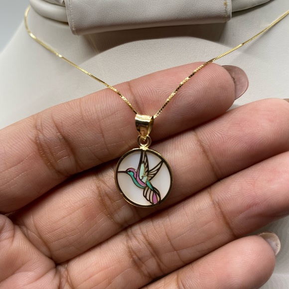 10K Gold Mother Pearl Hummingbird Box Necklace - Picture 2 of 11